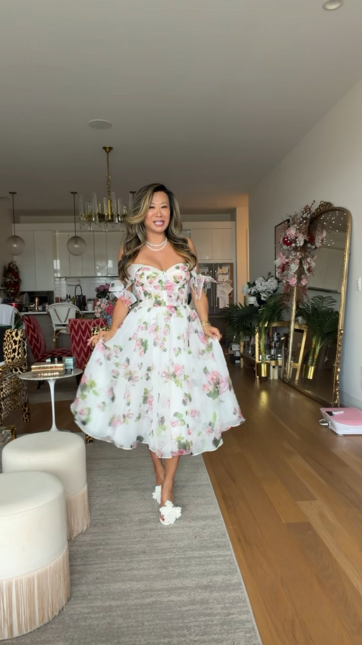 This dress is stunning and worth the splurge, perfect for weddings/bridal events

#LTKWedding #LTKSeasonal #LTKOver40