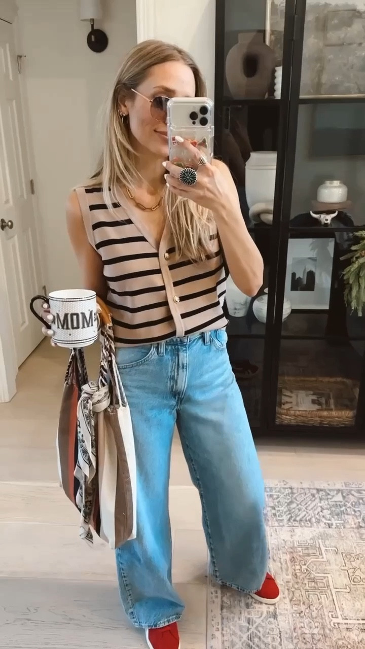 Outfit of the day 🔗

#LTKFindsUnder100 #LTKmomlife #LTKgrwm