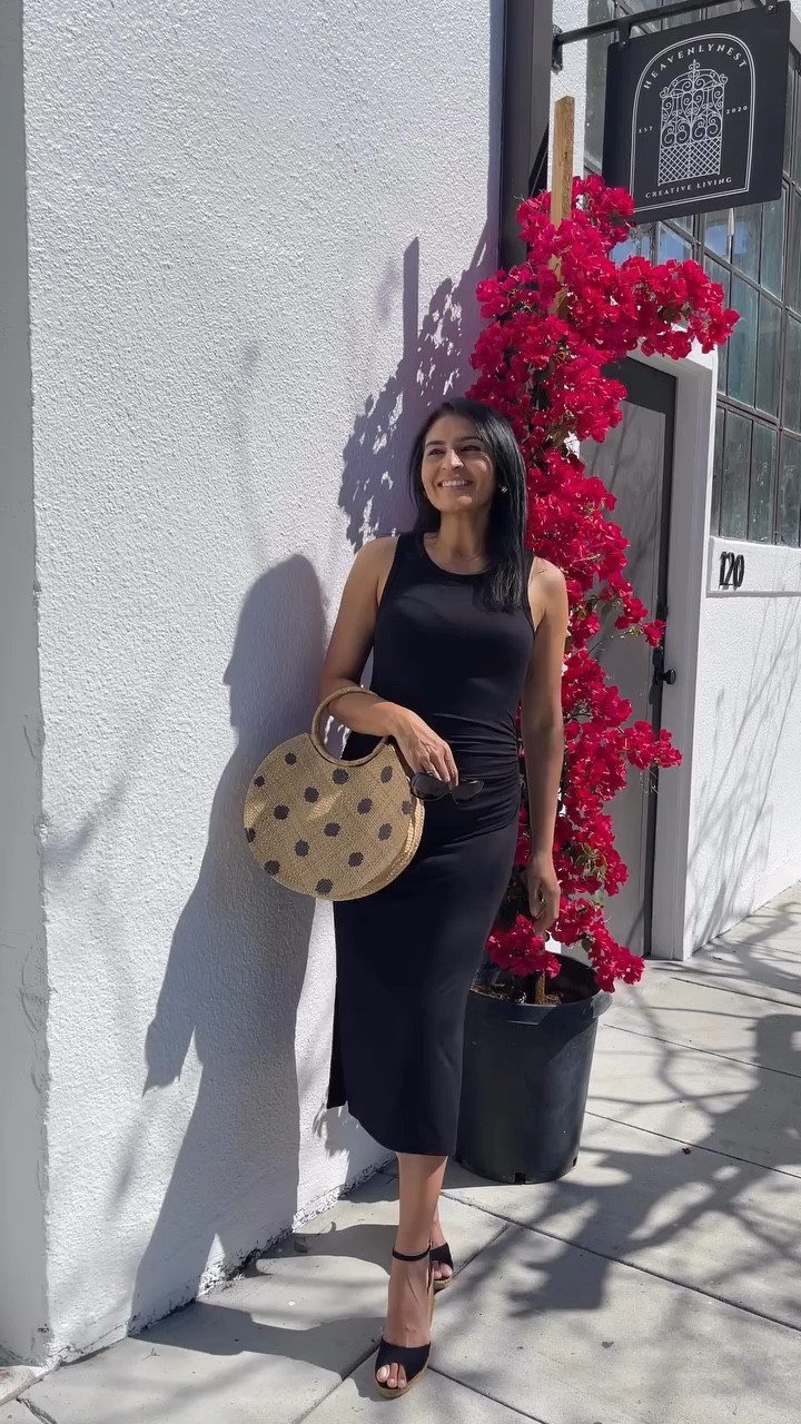 Fallback option #1 forever!!! Love me a dependable black dress!! Happy Monday, girlies!! 
.
.
.
Outfit is linked here 👇
.
.
.
#humor #funny #hilarious