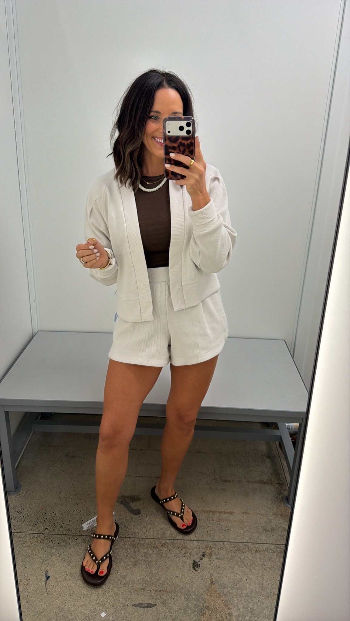 walmart really does the aerie look so well 🤎👏🏻 such an easy everyday set that looks way more expensive than it is!

#WalmartFinds #WalmartFashion #AerieVibes #AffordableFashion #WalmartStyle #LTKCreator #CasualStyle