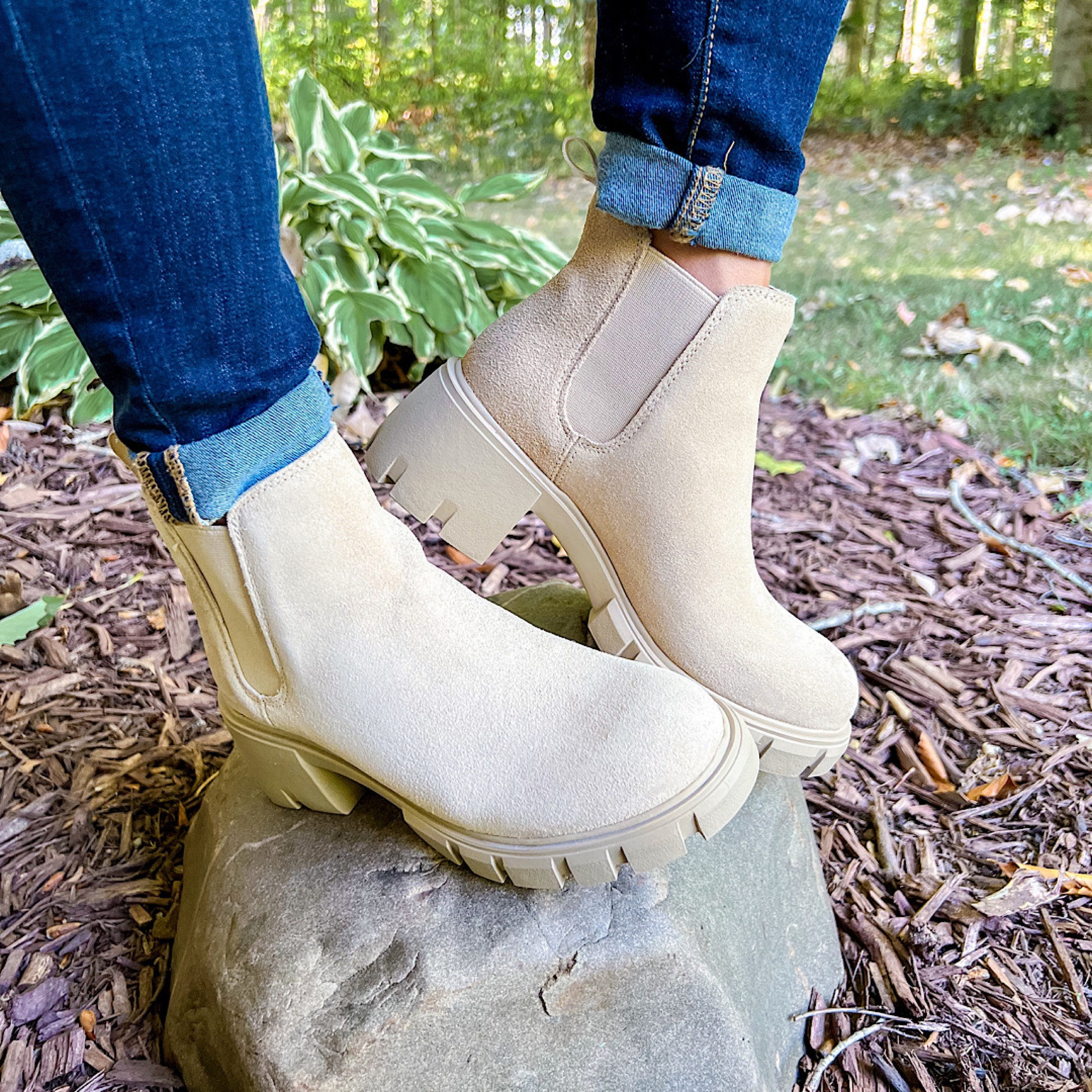 These lug boots are the perfect pick for a transitional SHOESDAY TUESDAY 👢. They have a clean and bright look for spring 🌷, but they’ll keep your tootsies warm on mornings (or whole days 👎🏼) that are still chilly or ☔️ rainy! Check out my LTK for this Steve Madden version (other colors and a variety of sizes and widths available) AND a SAVE 💰 version from soda that’s under $30! 

#shoes #shoecrush #shoesdaytuesday #asianblogger #koreanblogger #indianablogger #tuesdayshoesday #lugboots #stevemadden #transitionalshoes #soda 

#LTKshoecrush #LTKstyletip #LTKsalealert