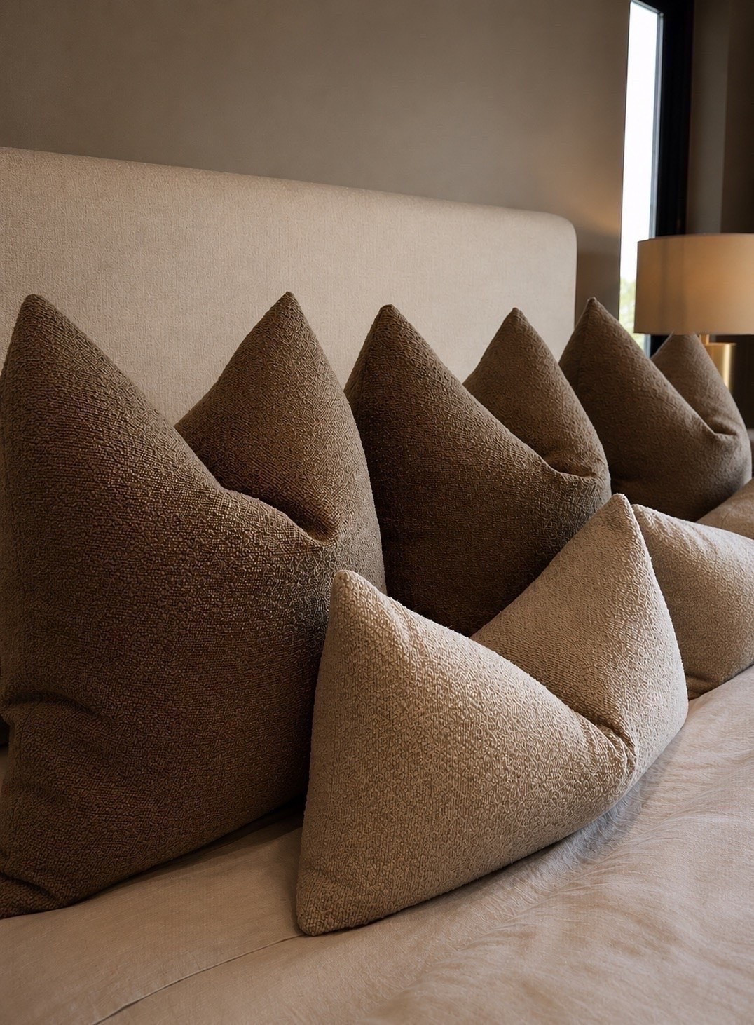 So comfortable and so chic, these pillows are incredibly soft, fluffy, and full of texture. I’m obsessed with how they elevate the space while still feeling cozy and inviting. 


Summerthompsonstyles

---

cozy pillows textured decor fluffy pillows chic home neutral styling modern decor home accents elevated textures

#LTKU #LTKHome #LTKdayinmylife