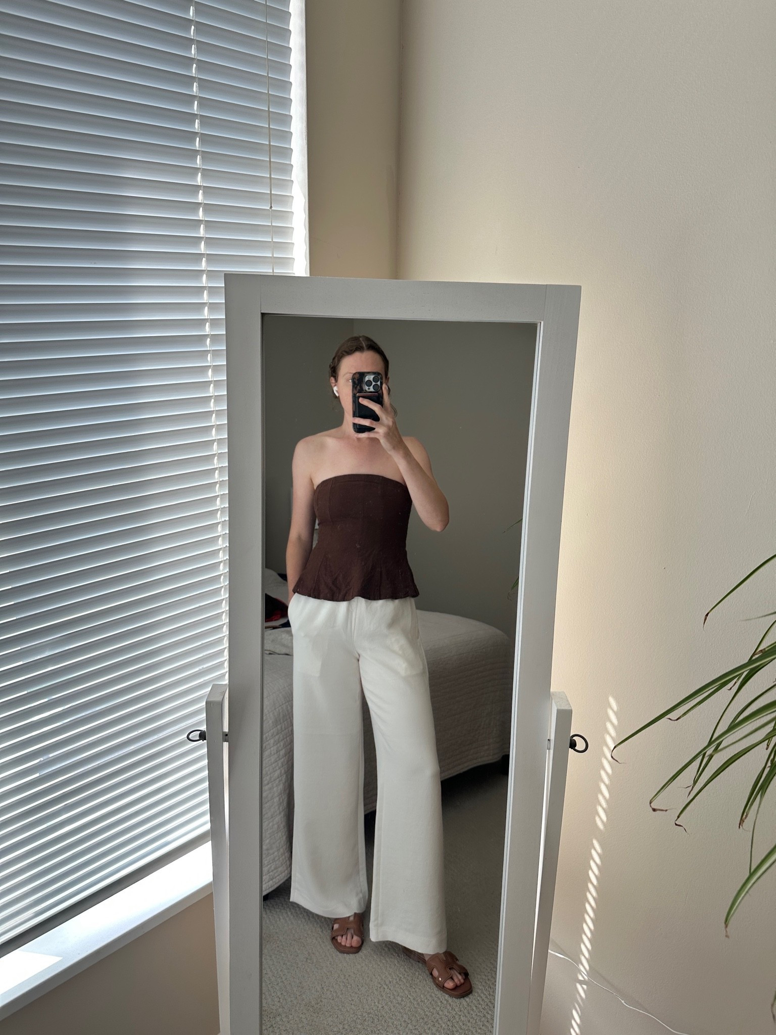Aritzia Lodge Pants of my dreams!

#LTKgrwm #LTKTravel #LTKmorningroutine