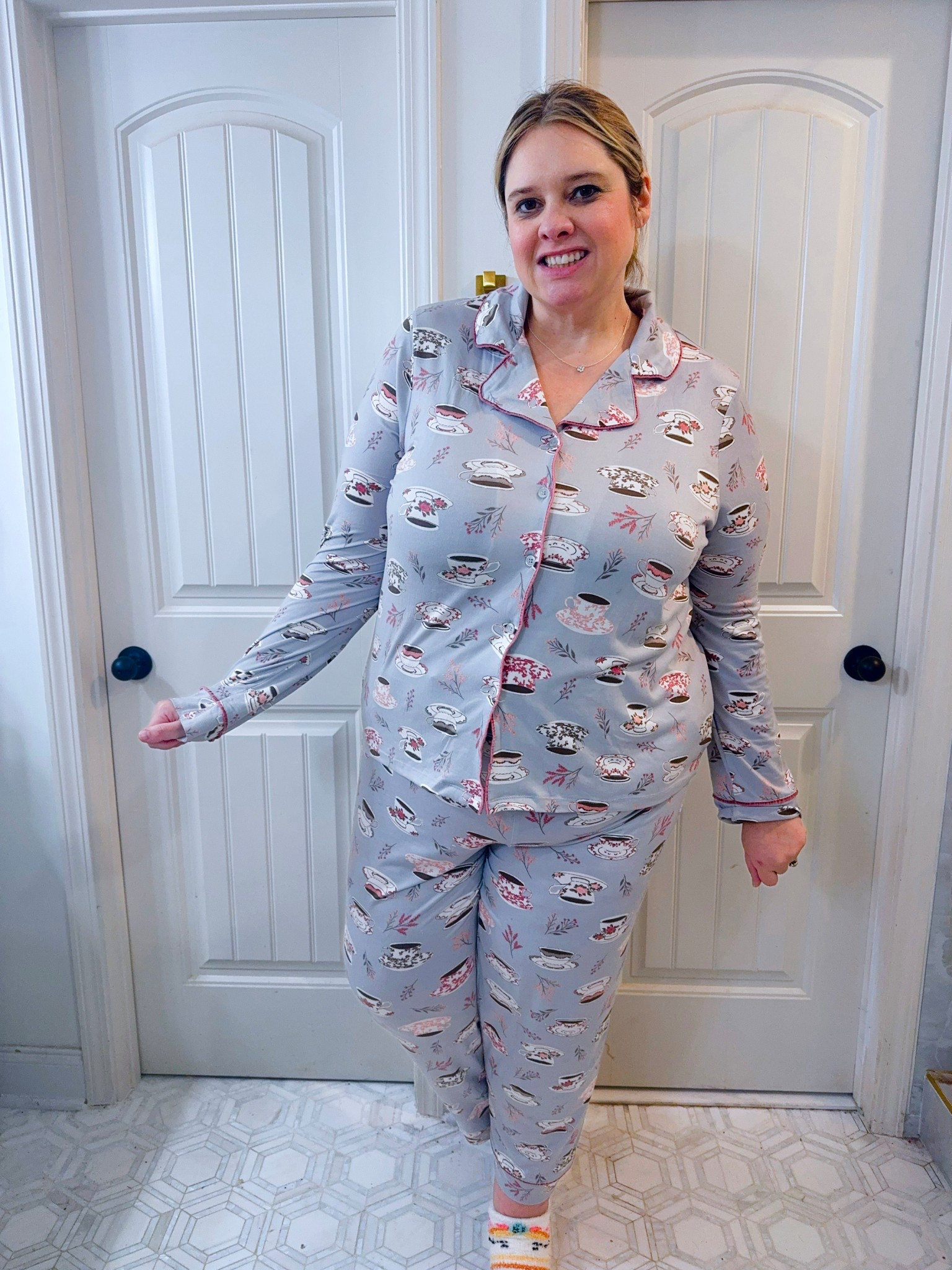 Super cute and super soft pajamas and they’re only $20! Comes in straight and plus sizes, I am in the xxl 

#LTKMidsize #LTKPlusSize #LTKSaleAlert