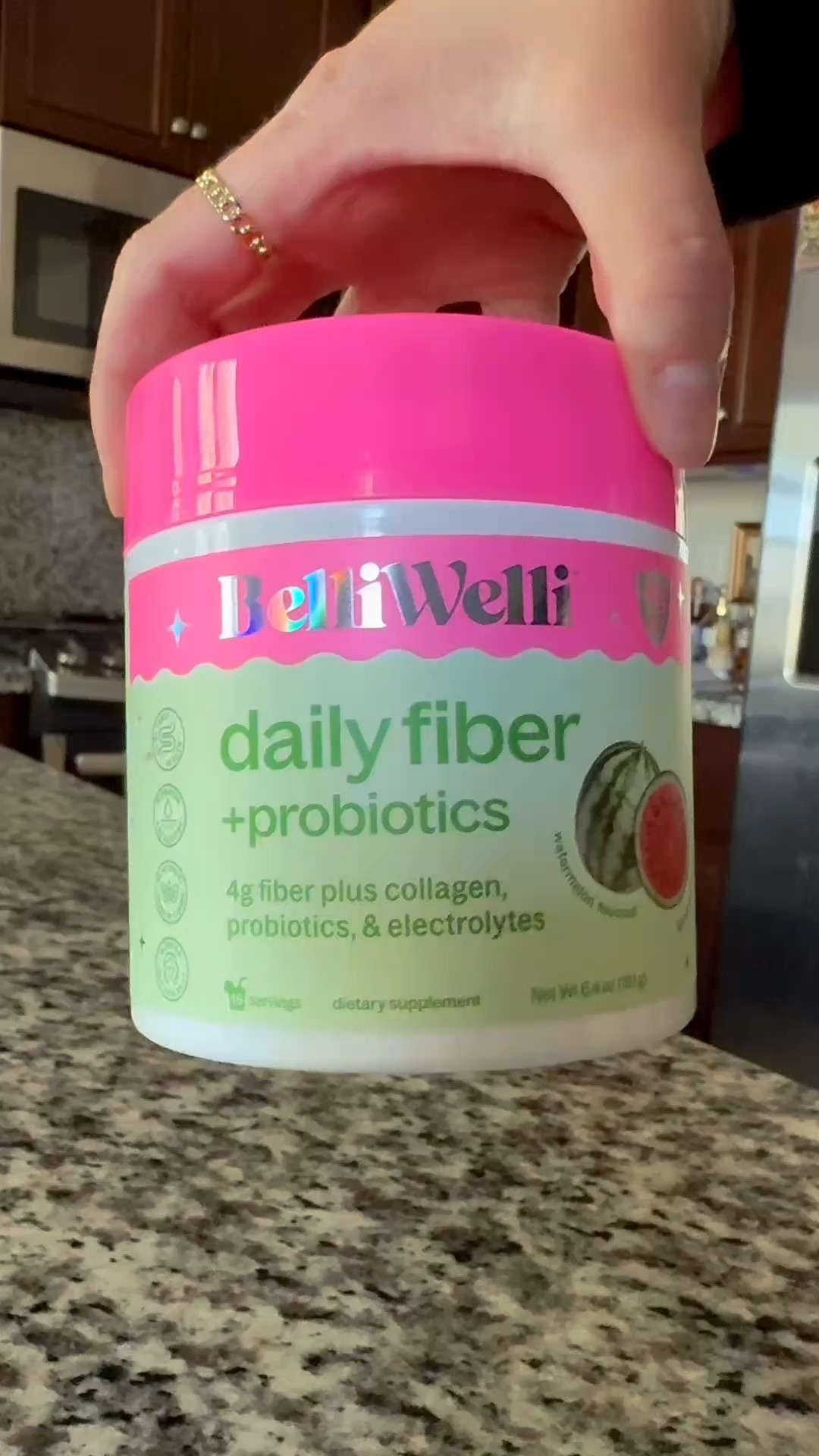 The best start to my day 💅🏼✨ #belliwelli #probiotic #wellness

#LTKmomlife #LTKselfcare