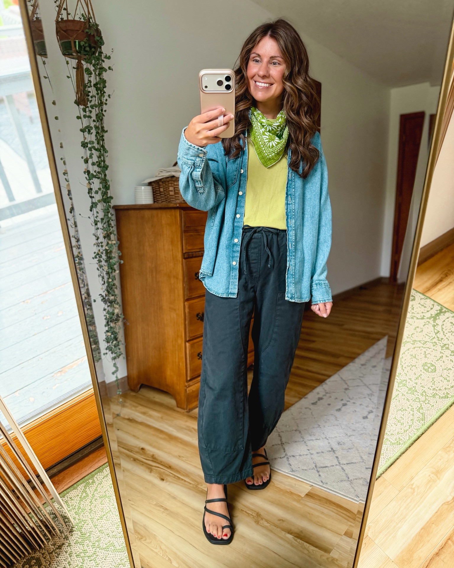 100% cotton outfit💚

xs in my tee, xs in my denim button up, xs in my black barrel pants and 6 in my croc sandals 🖤

#LTKPetite #LTKSeasonal #LTKootd