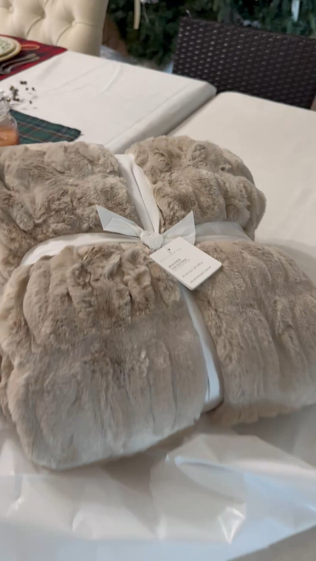 Gift for her, gift for the home, luxurious plush blanket, home decor, faux fur throw blanket 

#LTKGiftGuide #LTKHoliday #LTKHome