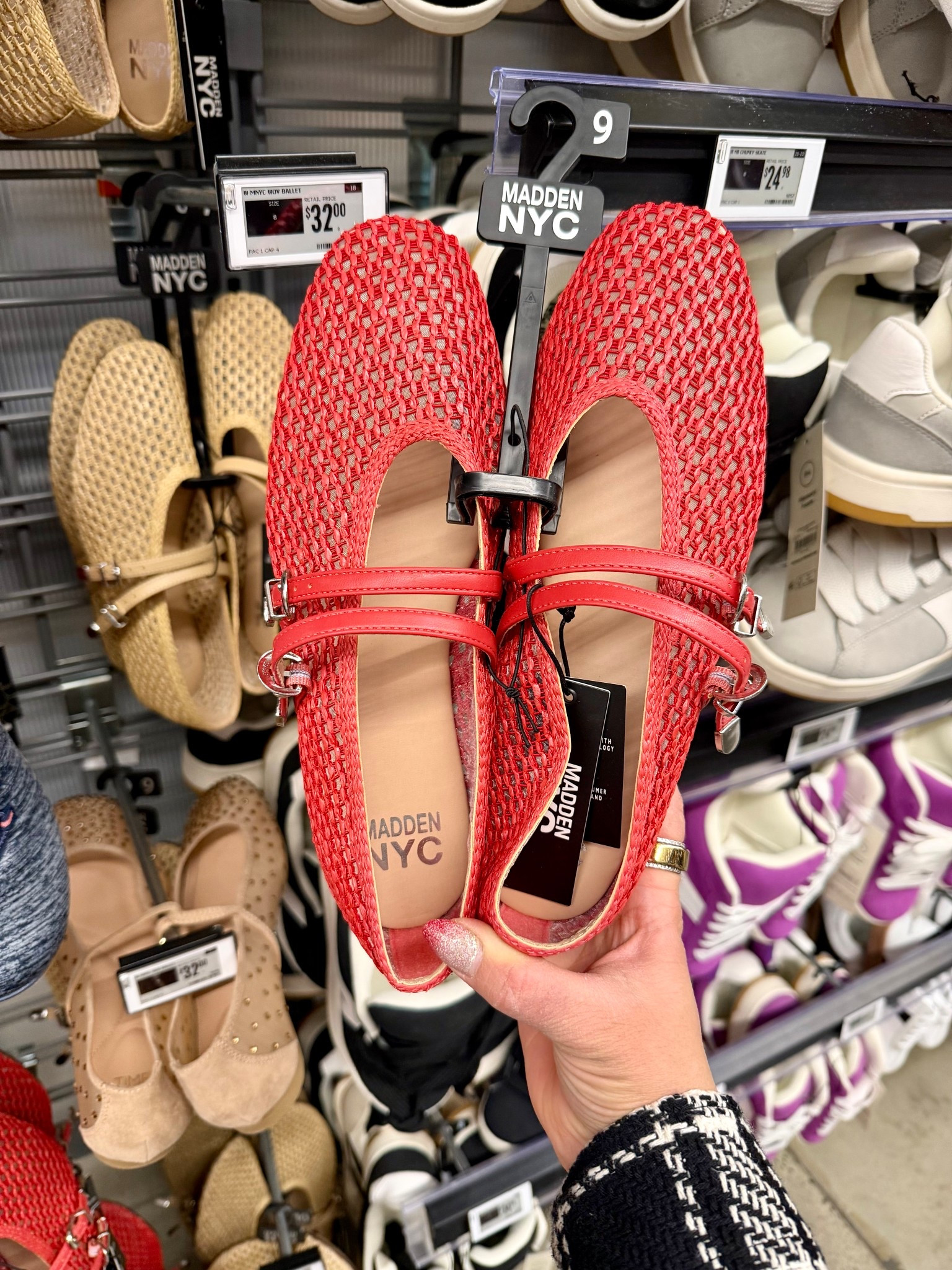 Perfect for Spring comfy flats from @Walmart I couldn’t resist the red pair! Red is the perfect pop of color to wear year-round!😍❤️👌

#LTKWorkwear #LTKSpringSale #LTKMidsize