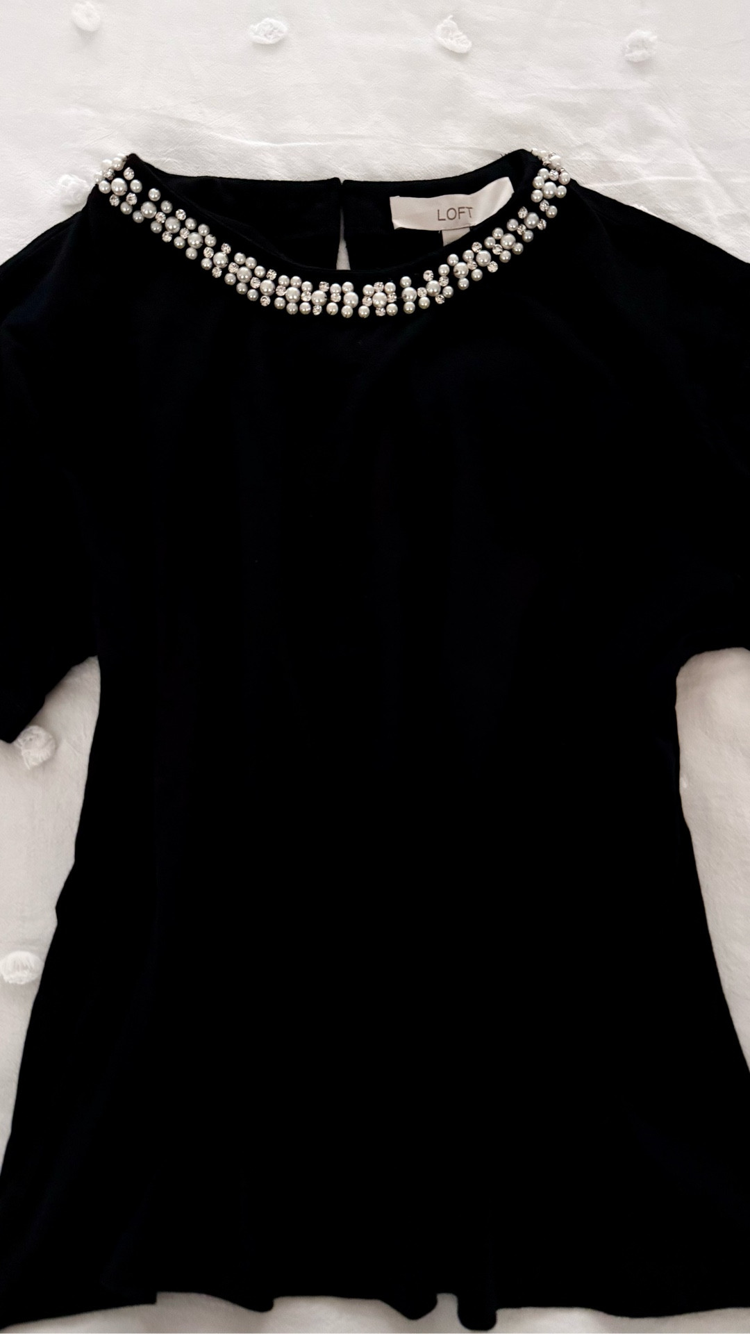 Pearlized Sparkle Neck Tee for the holidays. Casual, comfortable, and festive, perfect for a Christmas or New Year’s Eve party. It also makes a great gift. It’s on sale now for $20. 
Gifting tip: Order by 12/19 to get your gifts by 12/24 via standard shipping!



Christmas outfits, holiday outfits, New Year’s Eve outfits, sequin, holiday style 

#LTKSeasonal #LTKGiftGuide #LTKHoliday #LTKSaleAlert