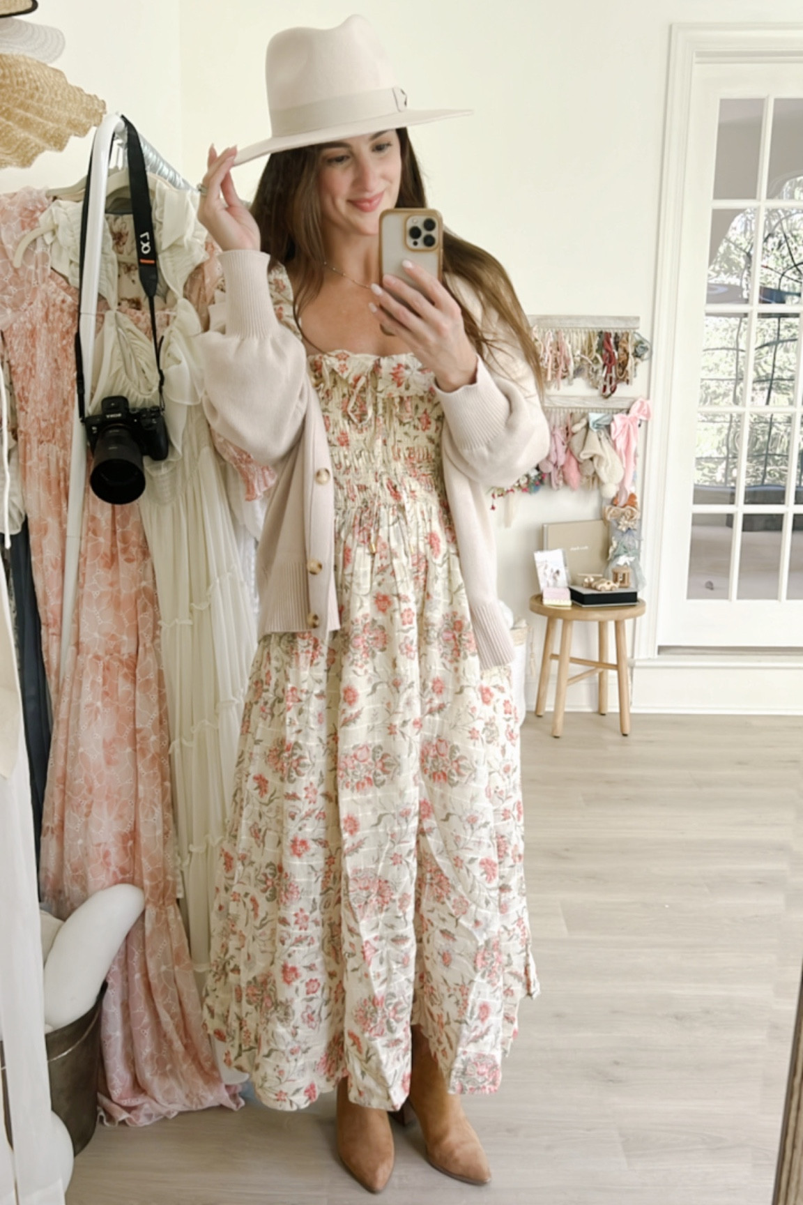 Fall photo shoot outfit 🤍

#fallphotosoutfit #lehighvalleyphotographer #fallfashion #fallstyle #fallphotos #familyphotos #breeisforbeautyphotography


#LTKstyletip #LTKSeasonal #LTKHoliday