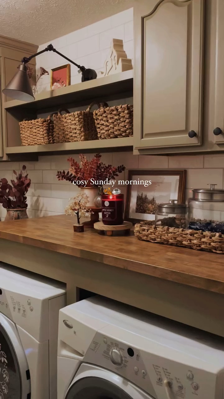 I hope you’re having a beautiful Sunday morning. I was able to get some shopping done with my mom late yesterday afternoon, after our big icy evening and morning. So I’ll be spending most of today wrapping presents while watching Christmas movies. One week left of school before winger break begins! ❄️