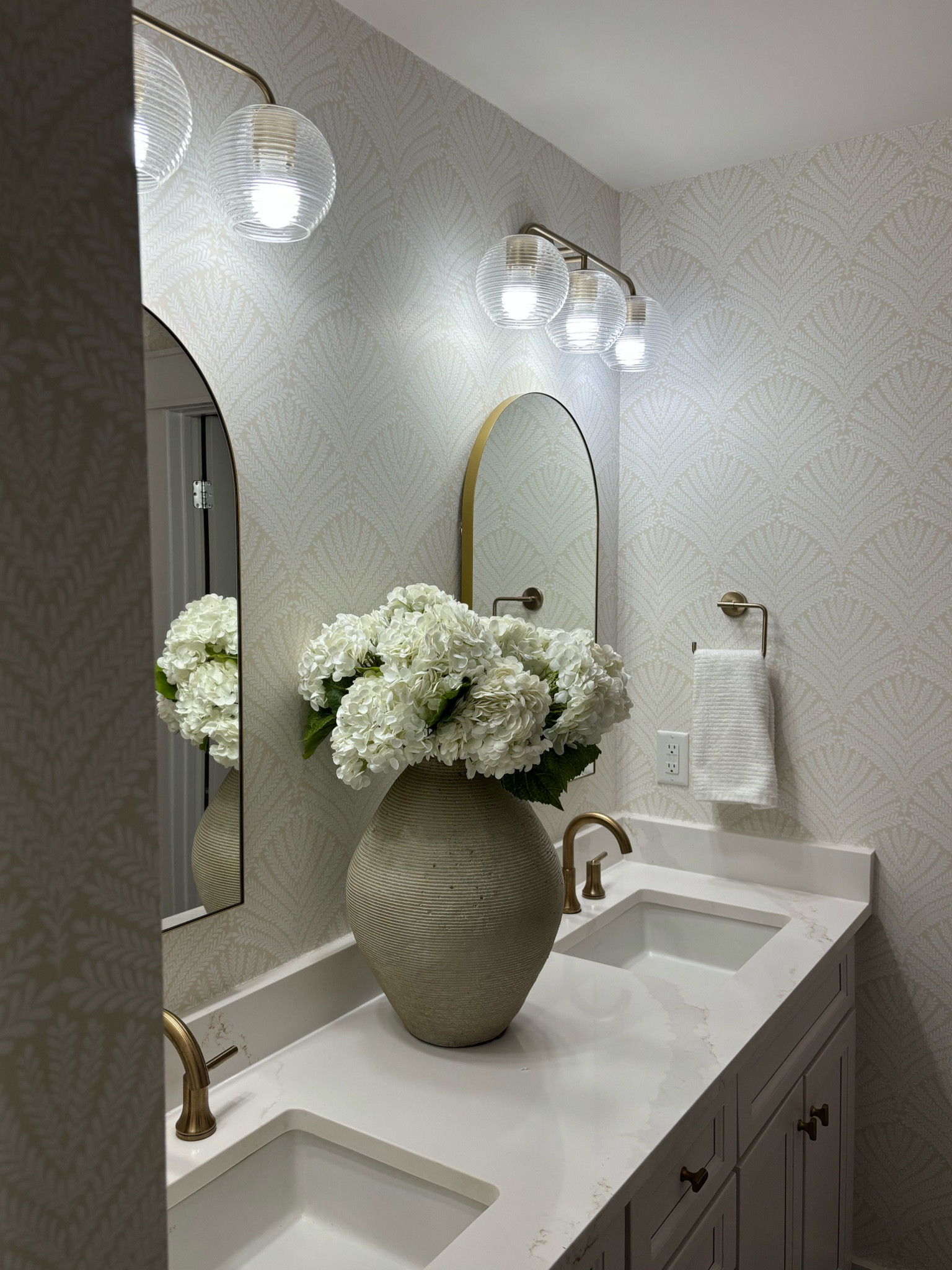 Just got these stems and vase from Amazon and I love them! They are gorgeous!! 🤍


 Neutral bathroom decor
Hydrangeas 


#LTKHome #LTKxPrimeDay #LTKFindsUnder50