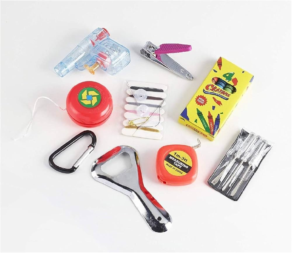 R&R Holiday 6pc 12in Classic Themed Crackers - Polycarbonate, Merry Christmas | Amazon (US)