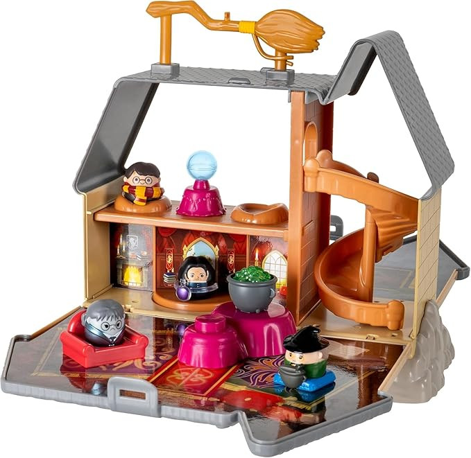 Squish-a-longs “Harry Potter” Hogwarts Castle Playset | Amazon (US)