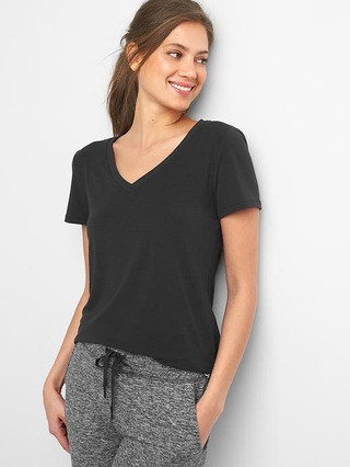 Gap Womens Breathe V-Neck Tee True Black Size L | Gap US