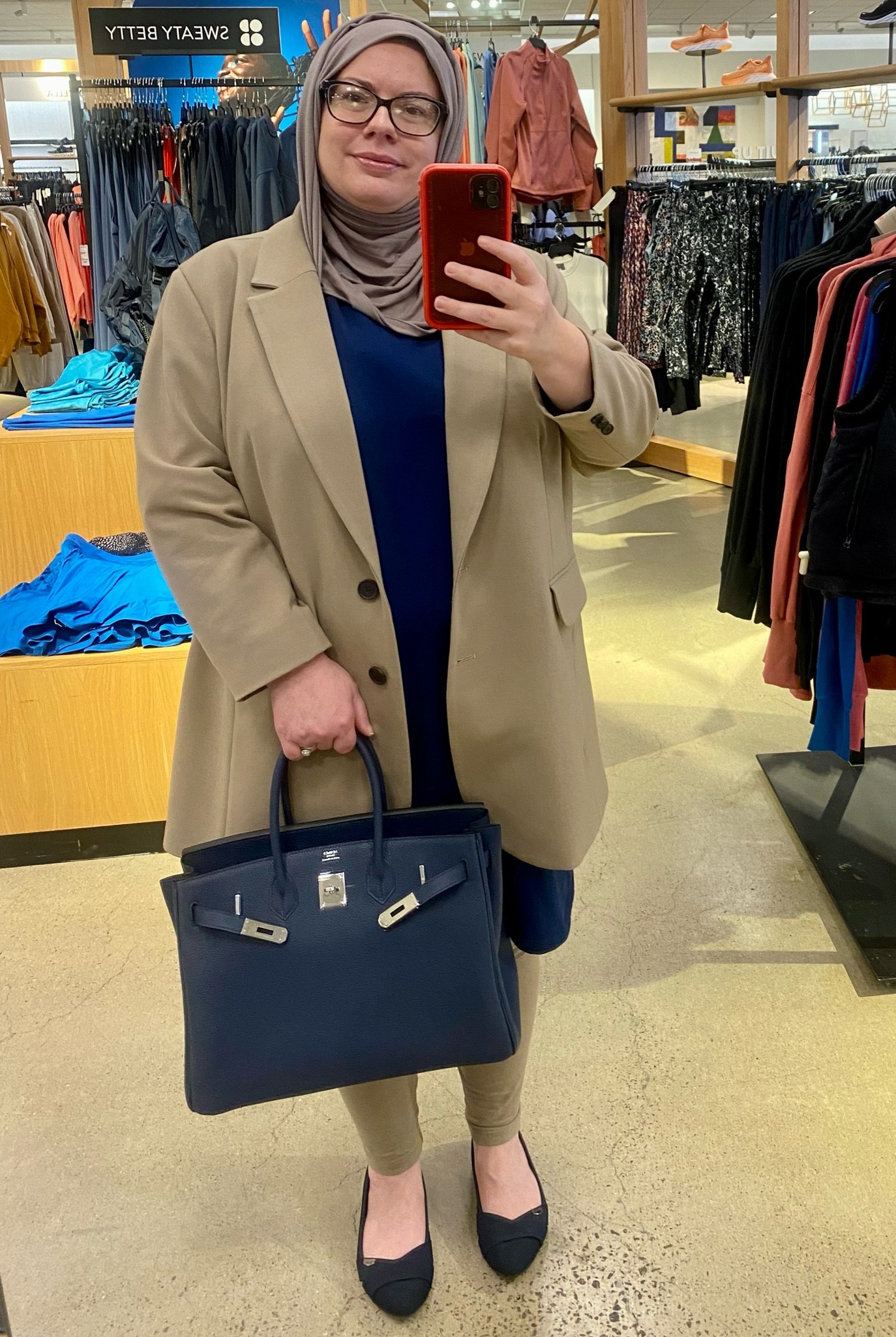 Navy & taupe for my OOTD

#LTKSeasonal #LTKstyletip #LTKworkwear