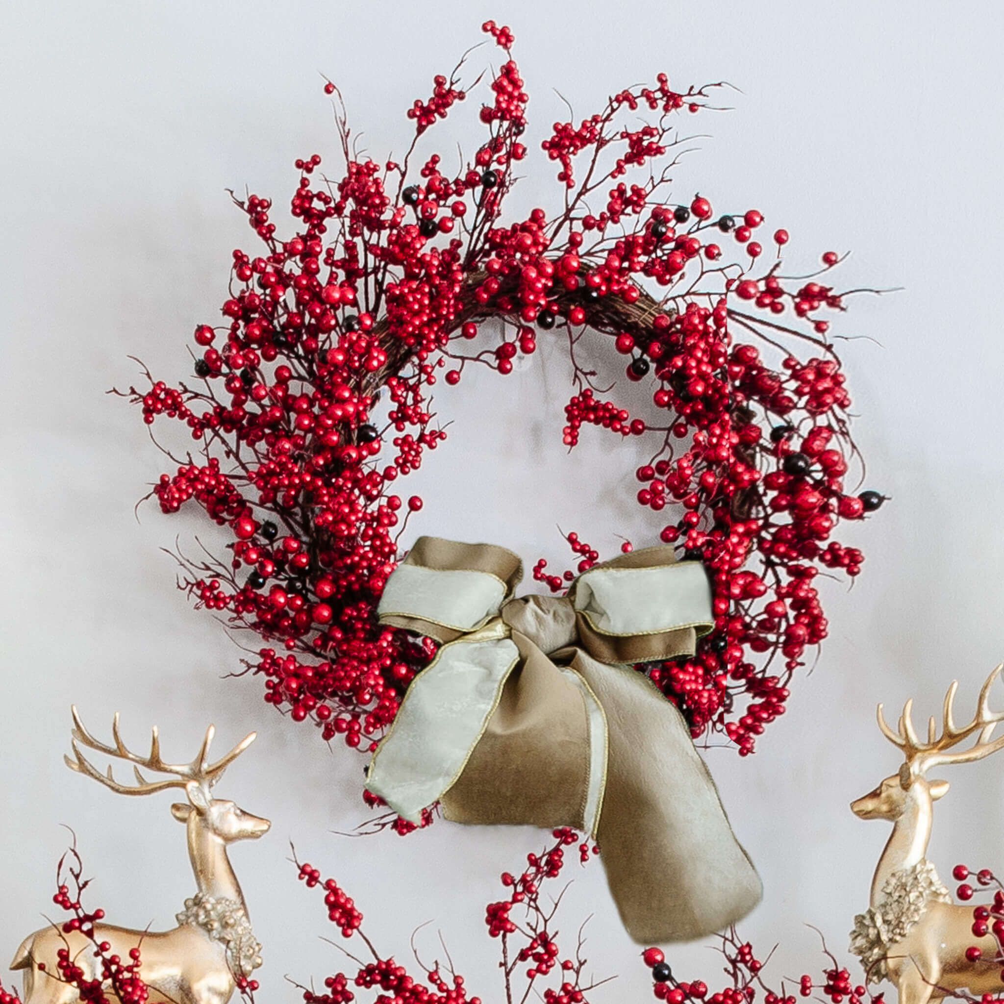 24" Red Berry Wreath Unlit | King of Christmas