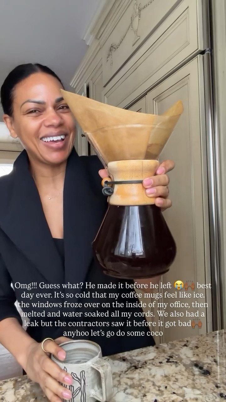 Some of you were asking about this wrap it’s Spanx! Use code ANNAGXSPANX for 15% off your first order! It’s so versatile and SO soft! 



#LTKActive #LTKmorningroutine #LTKootd