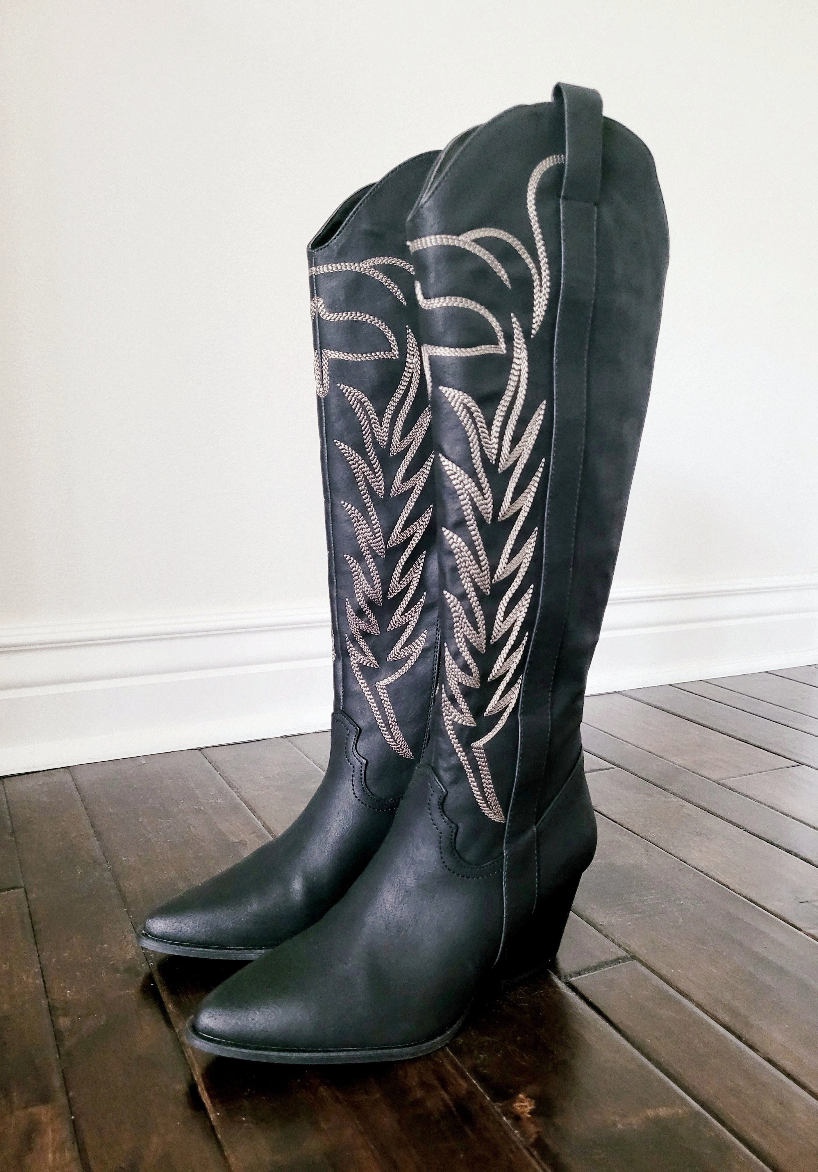 Western boots, cowboy boots,  Nashville outfit, country concert outfit, tall boots - these are FINALLY back in stock so run! TTS 

#LTKShoeCrush #LTKFindsUnder100