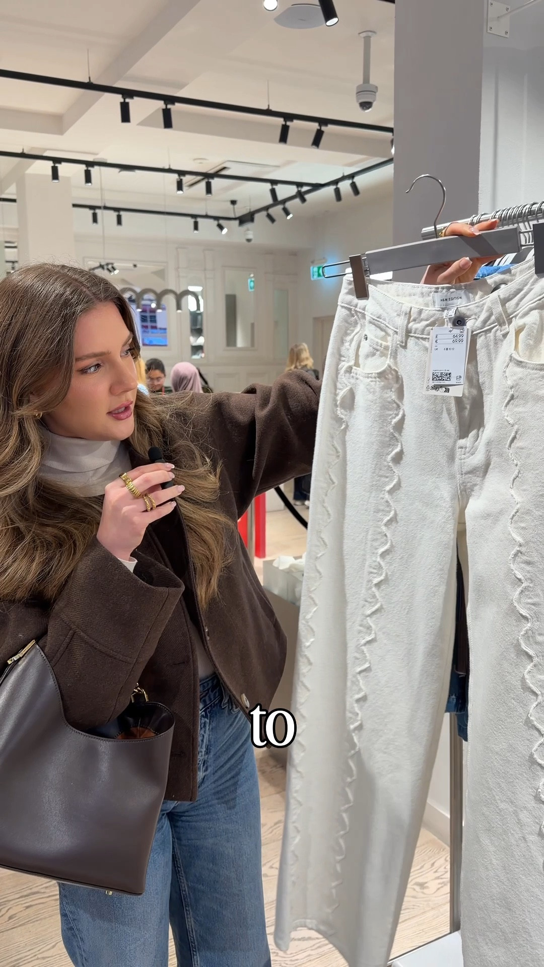 Come shopping with us at H&M: spring addition 🌷✨

H&M, white jeans, spring outfit idea, spring fashion, suede bag, waistcoat, cream trousers 

#LTKeurope #LTKspring #LTKuk