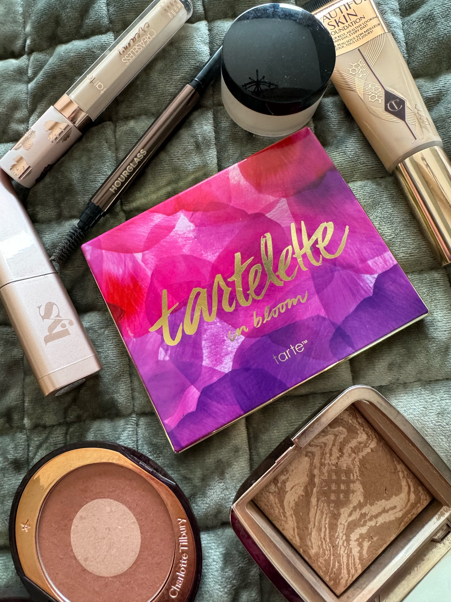 Full face of makeup today 
Shade 4 in Charlotte Tilbury Foundation
Mini size loose powder in honey 
Blush: pillow talk
Lips pillow talk 
LYS no limits courage 
Bronzer bronze light 
Brows warm brunette 

#LTKBeauty #LTKFindsUnder50 #LTKSaleAlert