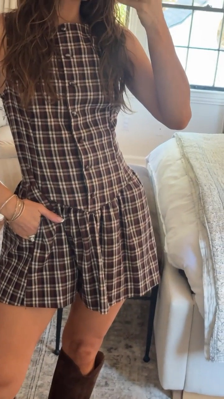 This dress has been on repeat in my closet this Fall!!