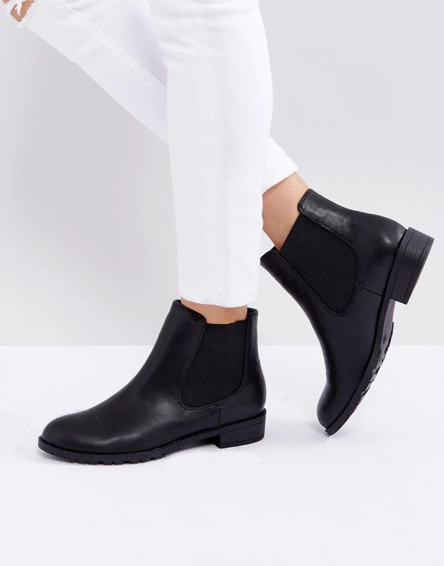 London Rebel Chelsea Boot On Tread Sole-Black | ASOS (Global)