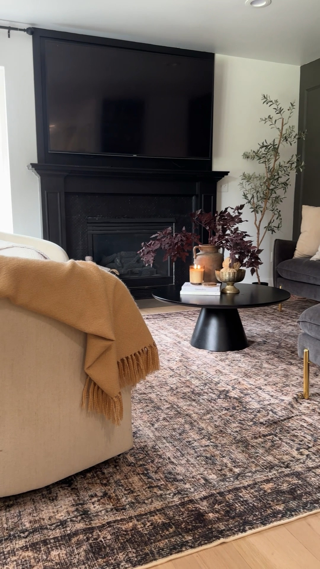 Update my rug vlog style! 9x12 flat pile rug. Super moody perfect for the BER months! 