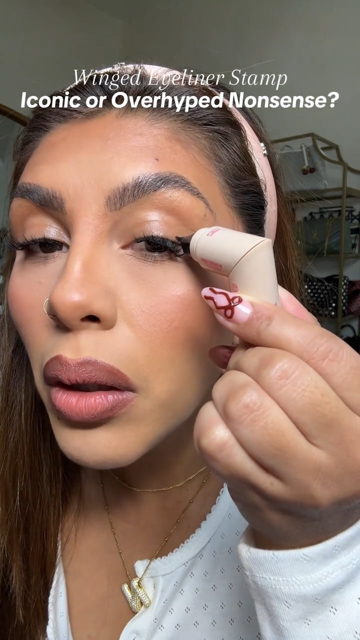 Everyone swears this eyeliner stamp gives perfect wings in seconds… but is it really that good or just another overhyped beauty gimmick? I put it to the test so you don’t have to. #makeuphacks #beautyhacks #makeupreview #tiktokshopfinds #eyelinerhack 

#LTKBeauty #LTKgrwm