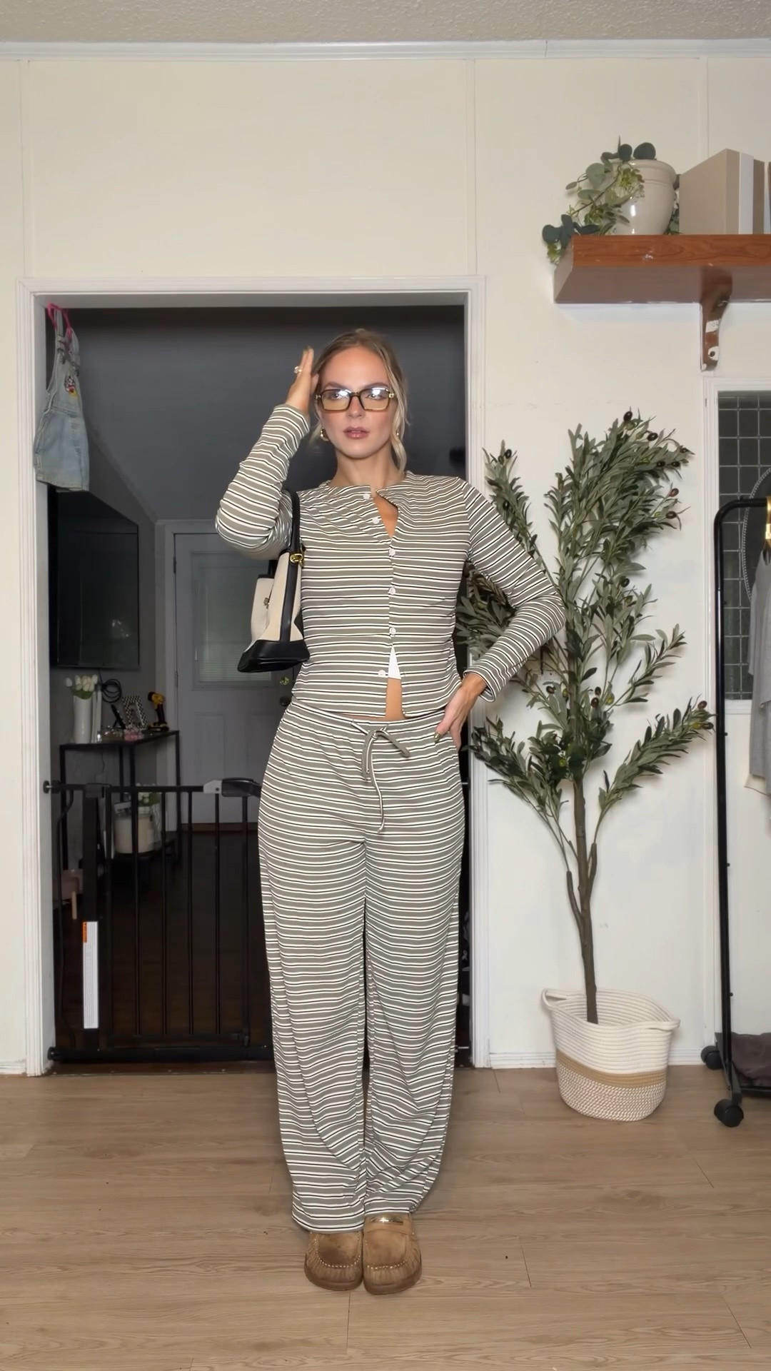 Loungewear travel outfit, two piece set, matching set fall transition outfit, women, early fall outfit, Amazon fashion  ￼

#LTKgrwm #LTKootd #LTKSeasonal