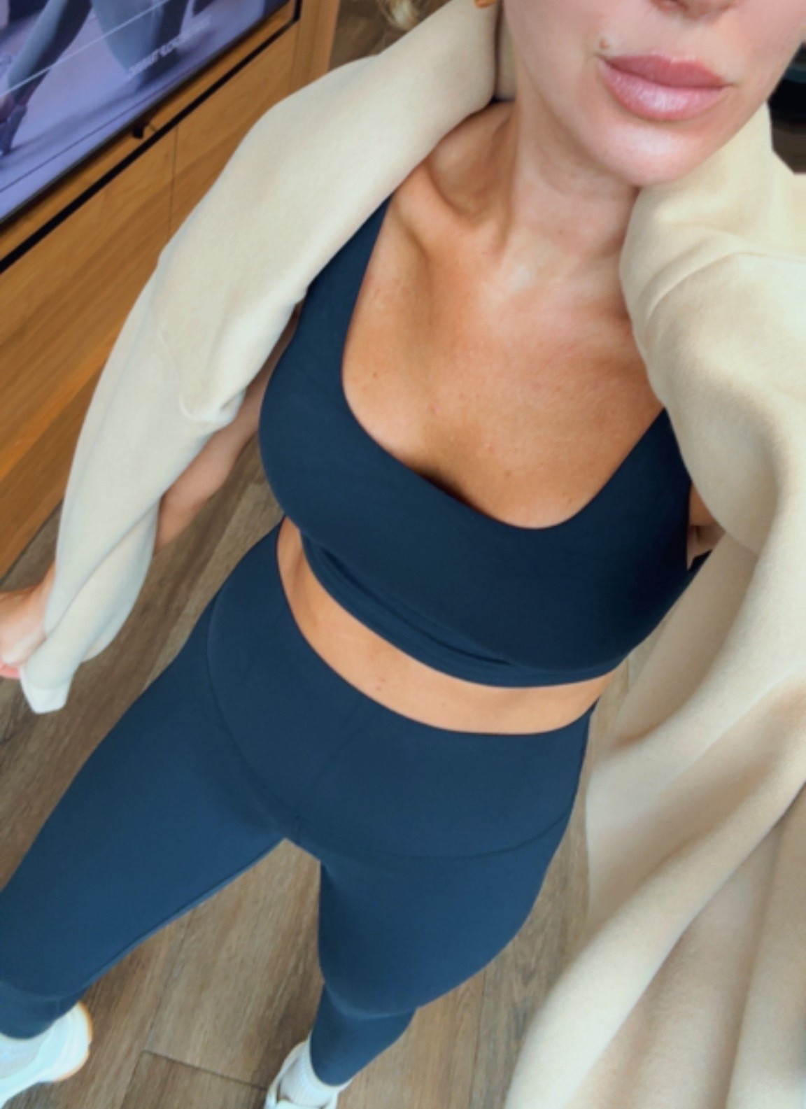 Navy workout set. Buttery soft leggings. Squat proof leggings. 

#athleisure #navyworkoutset #amazonactivewear #activewear #alo #navyalo #navyset #fall

#LTKActive #LTKOver40 #LTKFindsUnder50