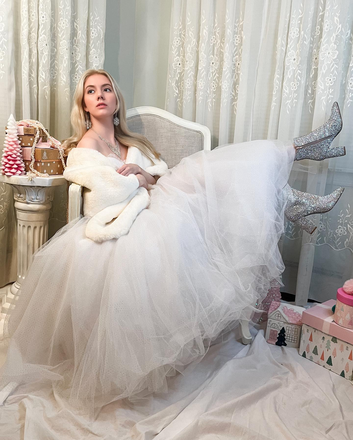 Snow Queen🤍❄️🎀

#winterfashion #betseyjohnson #Christmas 


#LTKSeasonal #LTKStyleTip #LTKWedding
