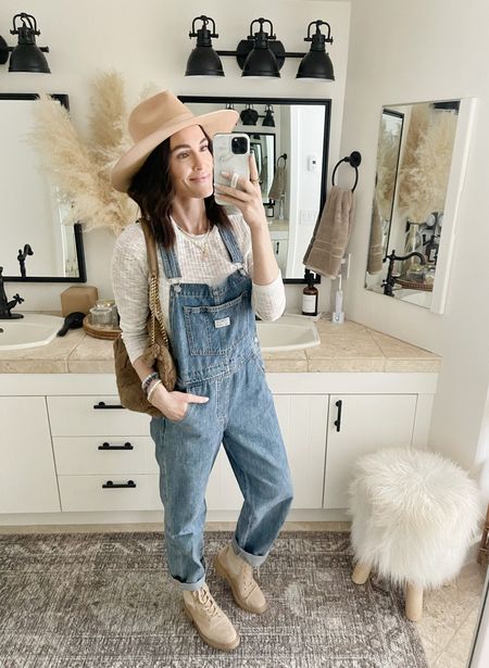 F A S H I O N \ country girl outfit!!
Overalls
Boots
Hat 

#LTKstyletip