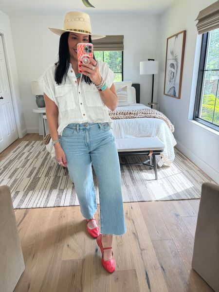 One more day of the sale! Now 20% off! These jeans are AMAZING! They have the perfect amount of stretch, are VERY comfortable, and hold my belly in. I’m a size 10, wearing a 29 in them. Linen top size medium (size down), shoes fit tts and the leather is so soft. 

#LTKxMadewell #LTKMidsize #LTKOver40