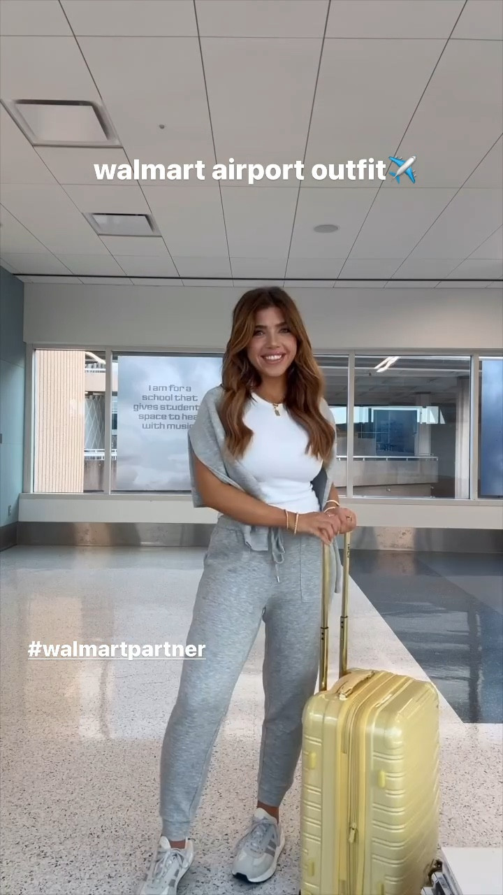 @walmartfashion travel outfit + luggage✈️💛 #walmartpartner the scoop scuba collection is BACK + they have great new styles. Perfect for travel 🌎 wearing a medium in everything. linking all the new pieces that dropped too!! 💛🔗 #walmartfashion

Also linked on my @shop.ltk @ Madison Payne #liketkit
