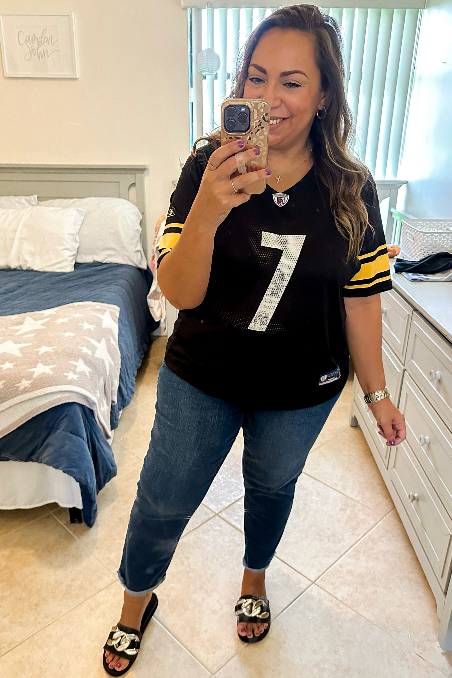 🖤🏈💛

• jeans - Wit & Wisdom
• shoes - Steve Madden (similar style linked)
• earrings - Amazon
• necklace - Kendra Scott
• watch - Invicta 

#LTKMidsize #LTKFindsUnder100 #LTKOver40