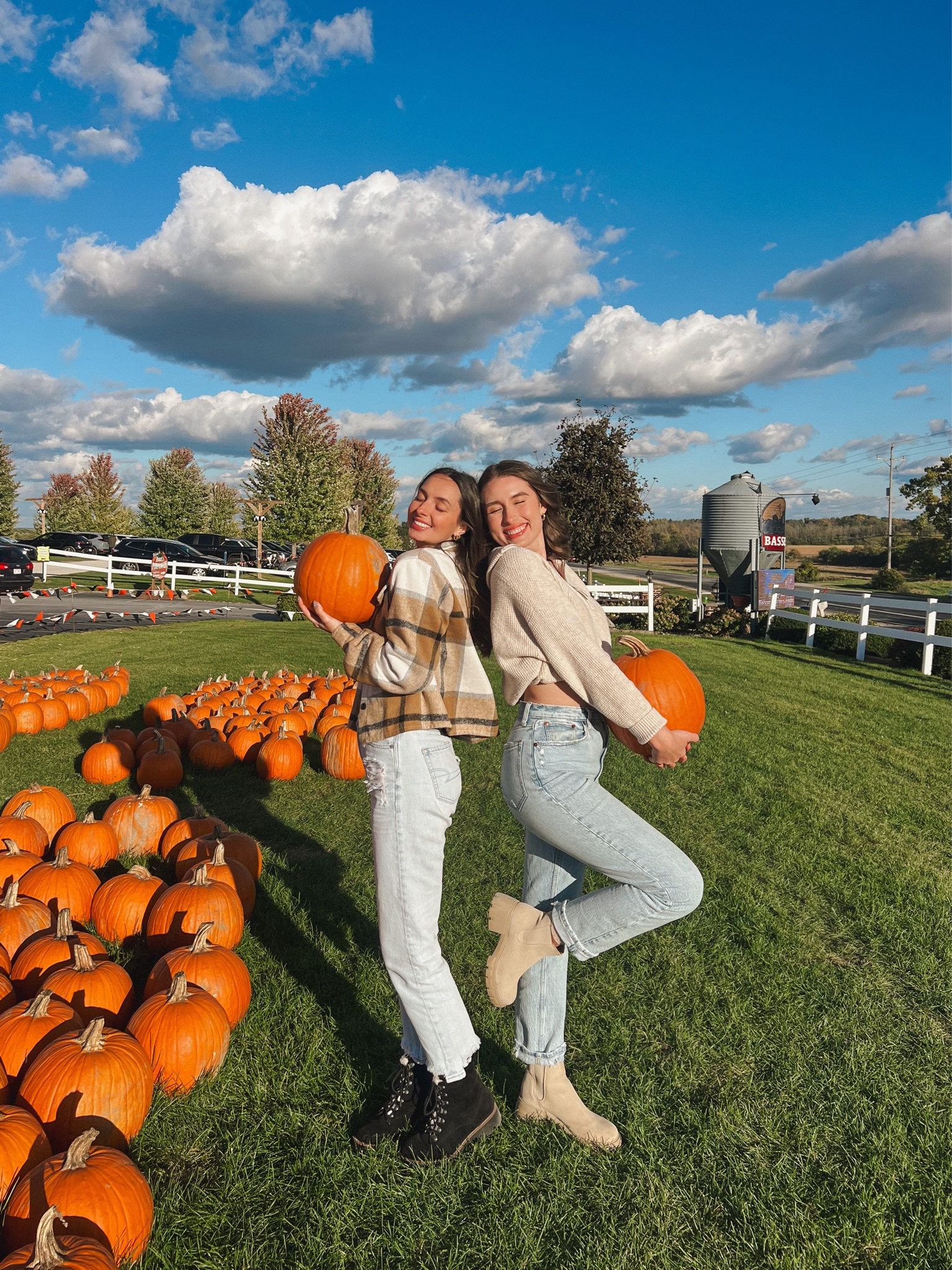 Pumpkin patch outfit 🎃
Casual fall outfit ideas 

•@Aerie cozyup waffle quarter zip sweater size s in heather fawn

•@abercrombie curve love high rise 90s straight jean size 26 regular in light

•Steve Madden Women's Howler Ankle Boot size 9 in sand suede

•Uniqlo Corduroy Round Mini Shoulder Bag in off white

#PumpkinPatchOutfit
#CasualFallOutfit
#FallOutfit
#PumpkinPatch
#SweaterOutfit
#FallBoots#LTKFindsUnder100 #LTKStyleTip

#LTKSeasonal
