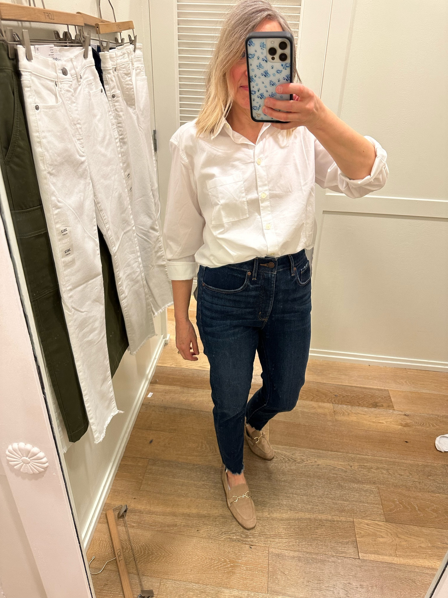 40% off these cute Loft jeans. Frayed hem and curvy fit make them super cute and comfortable. I sized down to a 26 



#LTKsalealert #LTKmidsize #LTKover40