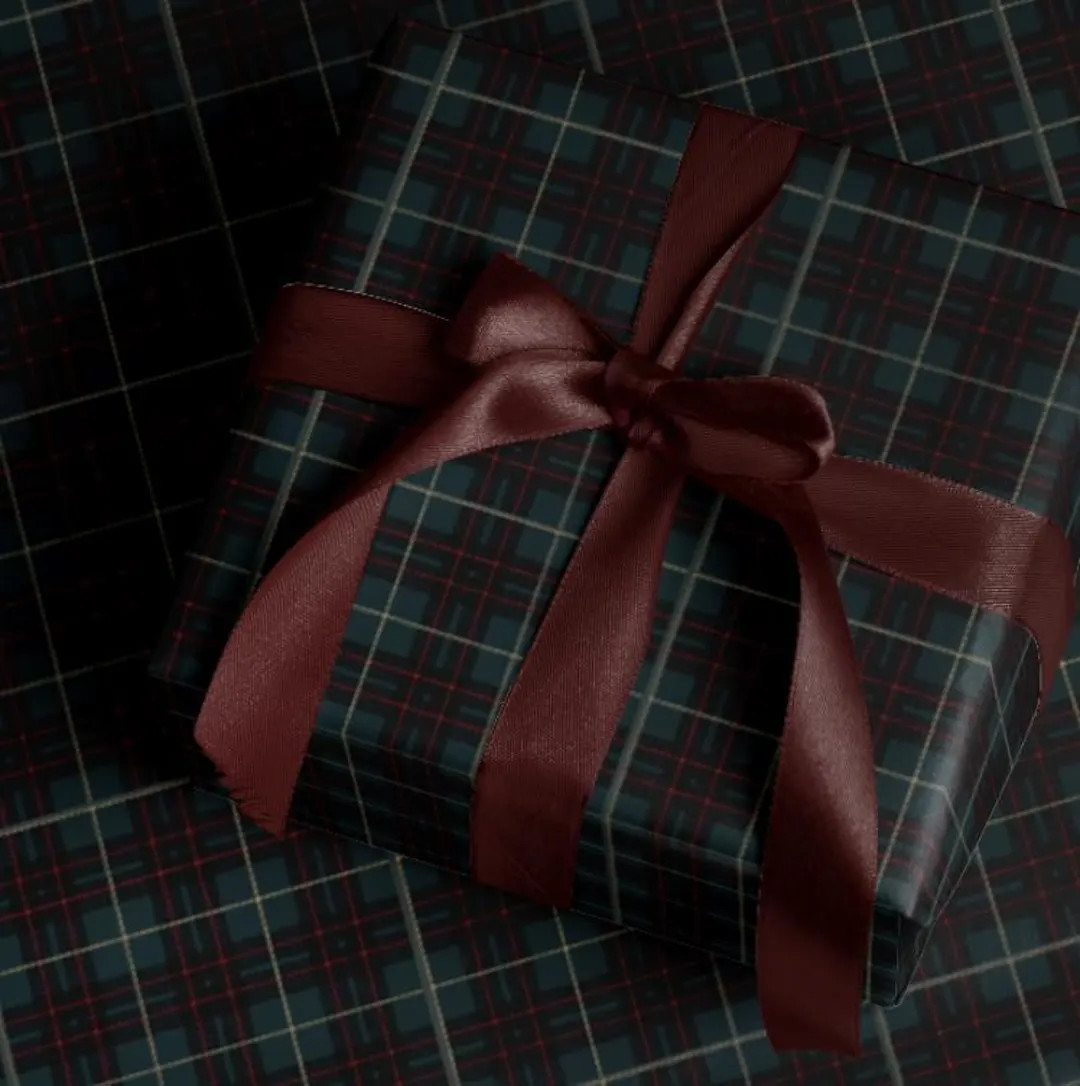 Green and Deep Red Tartan Wrapping Paper, Vintage Wrapping Paper, Holiday Gift Wrap, Christmas Wr... | Etsy (US)