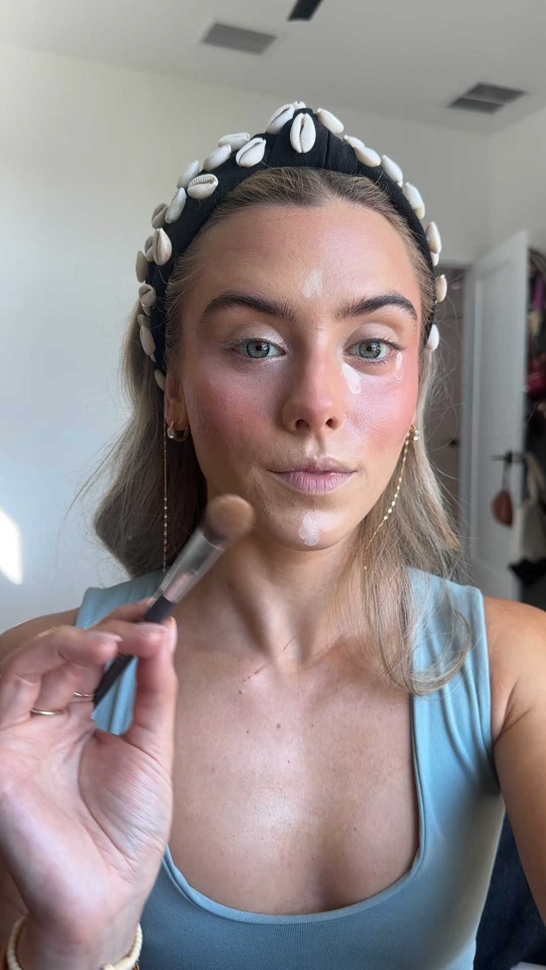 Compact “kitten paw” A506 concealer brush for precise under-eye and spot application. Pat to blend seamlessly; also useful for nose-area concealing and small-area contouring. Part of the 7-piece Angie Hot & Flashy set for mature skin.

Designed in collaboration with over-50 YouTube creator Angie Hot & Flashy, our best-selling concealer brush delivers smooth, streak-free under-eyes every time. The “kitten-paw” angled shape fits perfectly under and in the corners of the eyes, making it mature and small-eye friendly and delivering an even application. Use it to apply concealer by the sides of the nose or to other areas of the face, as well as precision contouring the nose. Crafted with ultra-soft, luxurious 100% cruelty-free, synthetic fibers — the fibers are gentle on mature and sensitive skin. @nordstrombeauty @bkbeauty 

#LTKBeauty #LTKselfcare #LTKgrwm