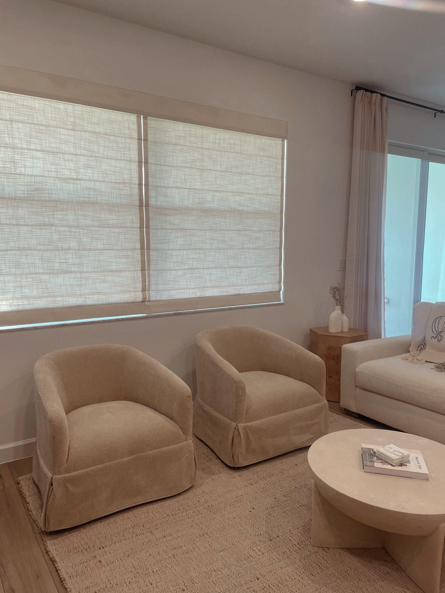 newest living room additions 🔗 

#LTKHome #LTKStyleTip #LTKCyberWeek