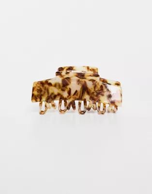 ASOS DESIGN hair clip claw with double prongs in pale tort | ASOS (Global)