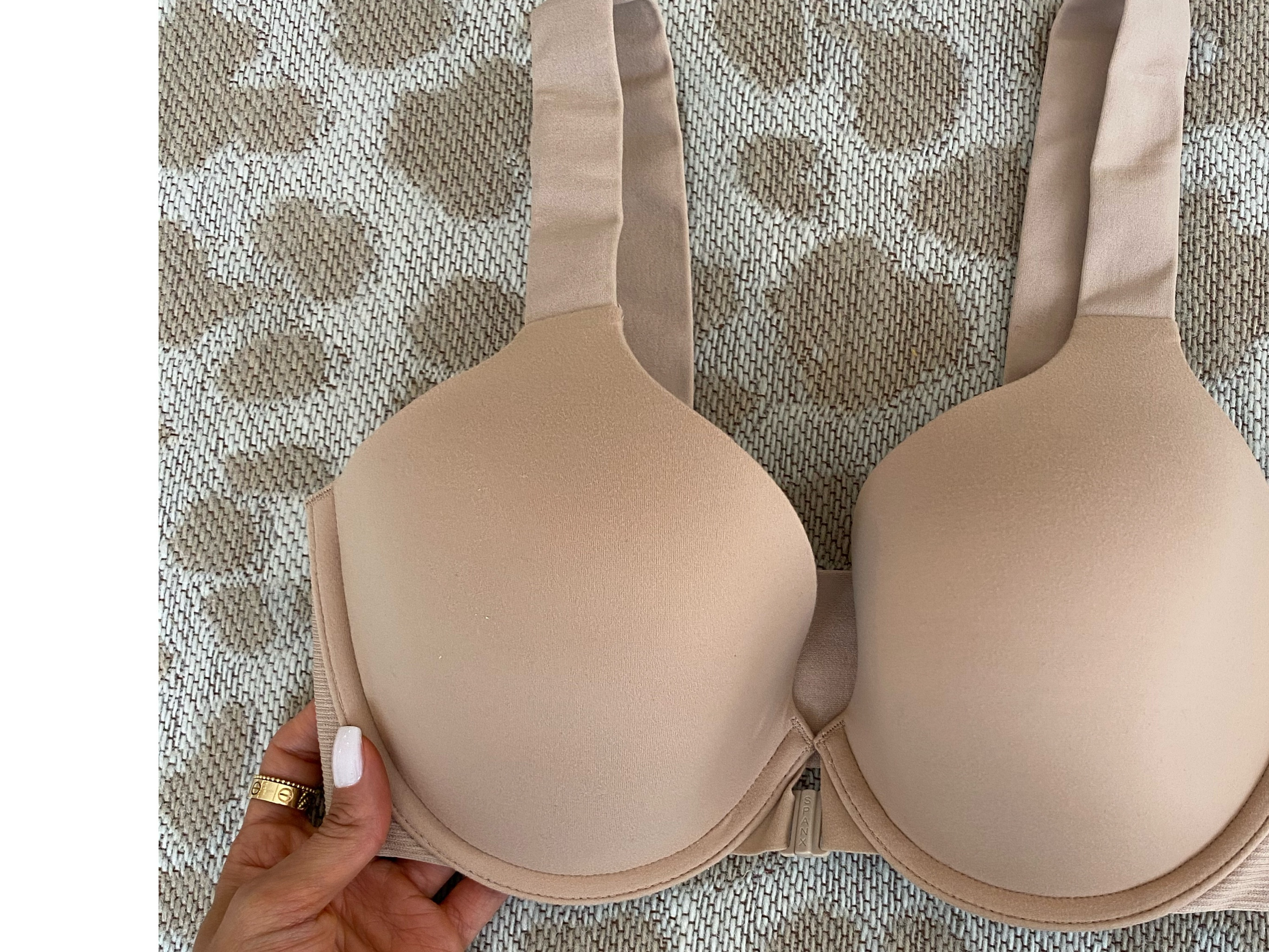 Spanx bra on sale size 32d

#LTKunder100 #LTKsalealert