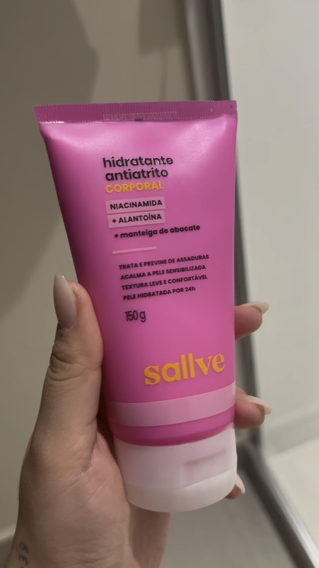 Melhor creme para as pernas em, se as tuas coxas também ficam te incomodando na hora de andar/correr! O creme anti atrito da sallve foi feito exatamente oara isso 😍

#LTKbeauty #LTKbrasil