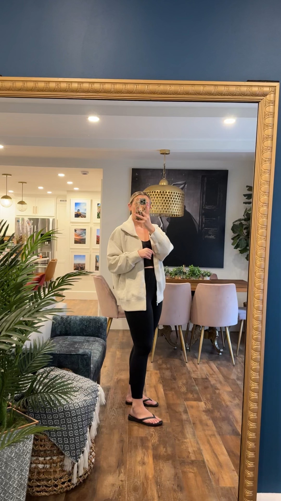 Bounce fleece zip up jacket, the softest sweatshirt I’ve ever bought! Wearing a large. Only $25

#LTKFindsUnder50 #LTKMidsize #LTKActive