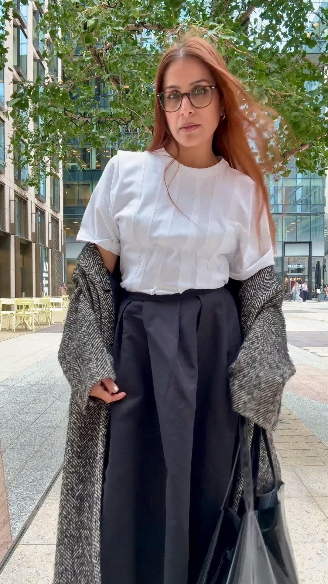 Vintage coat
Circular skirt I dyed from white to black with pockets #hm
Adrian loafers #drmartens
White tee #hm

#LTKuk #LTKautumn #LTKstyletip