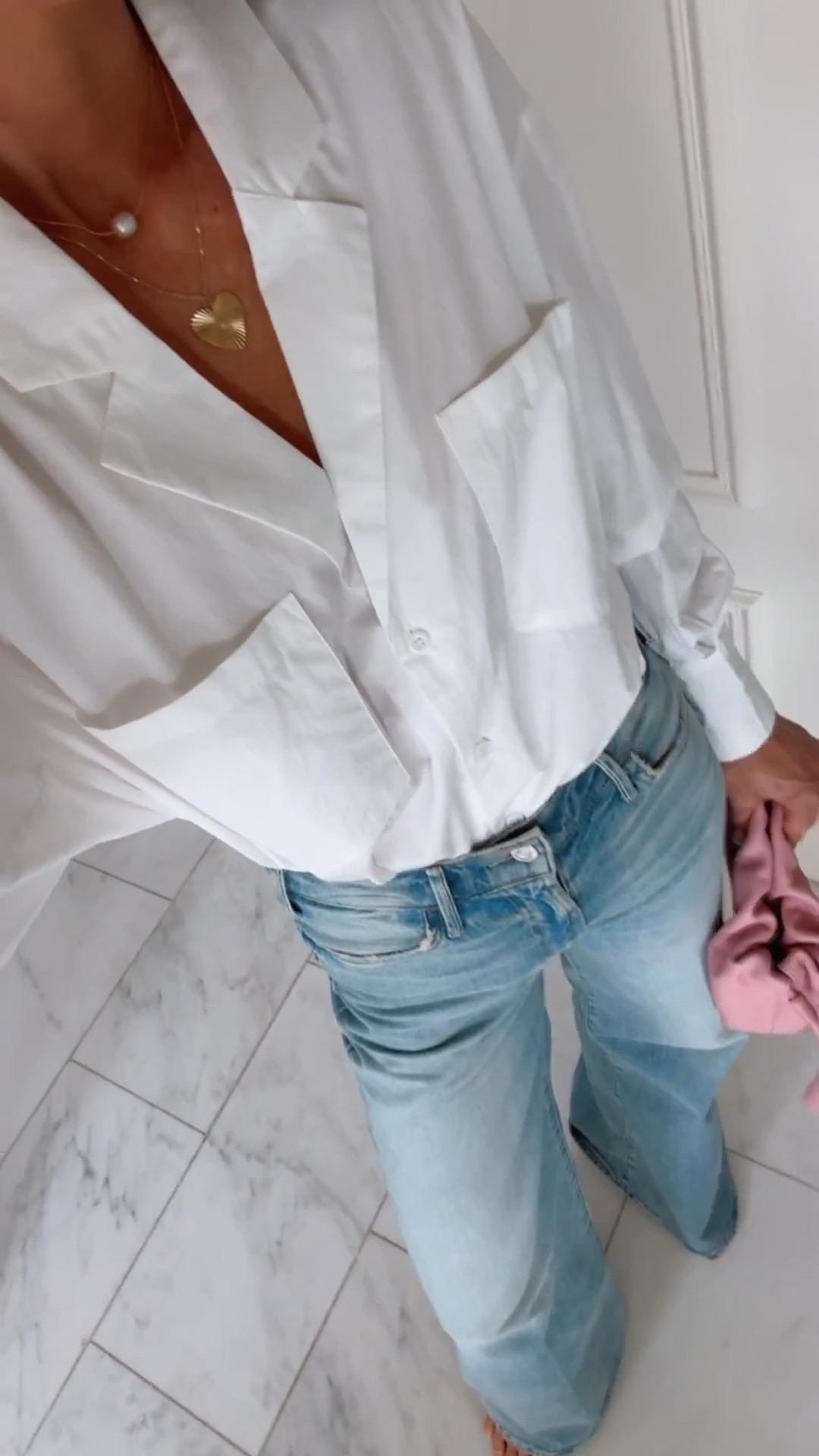 The viral Mother jeans that are so flattering. I'm 5'7 wearing size 25

#LTKsummer #LTKjeans