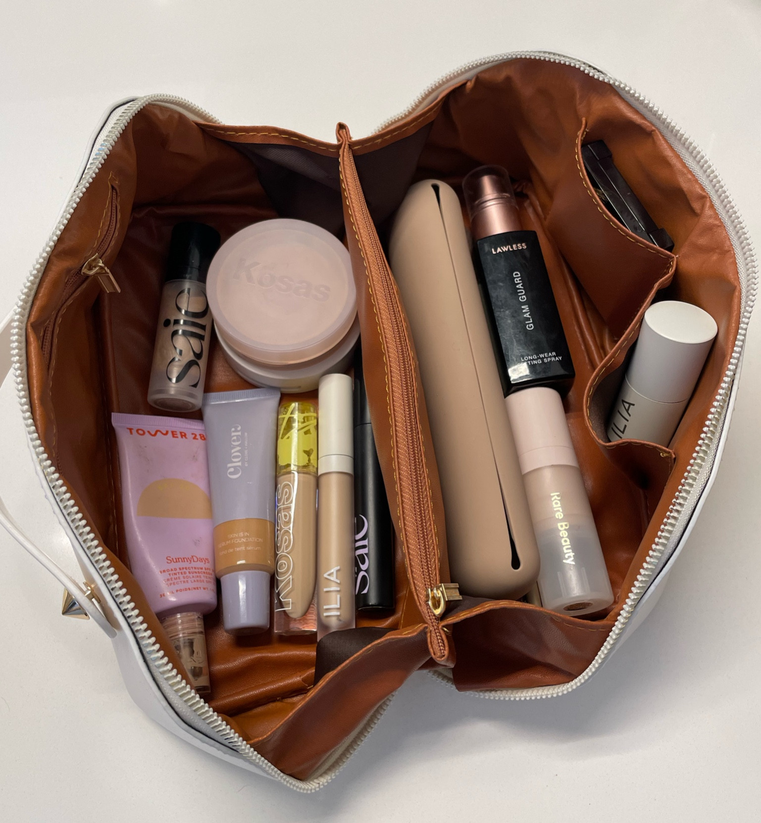 Current clean beauty favorites 🌱
Full post is up on my blog! #cleanbeauty  