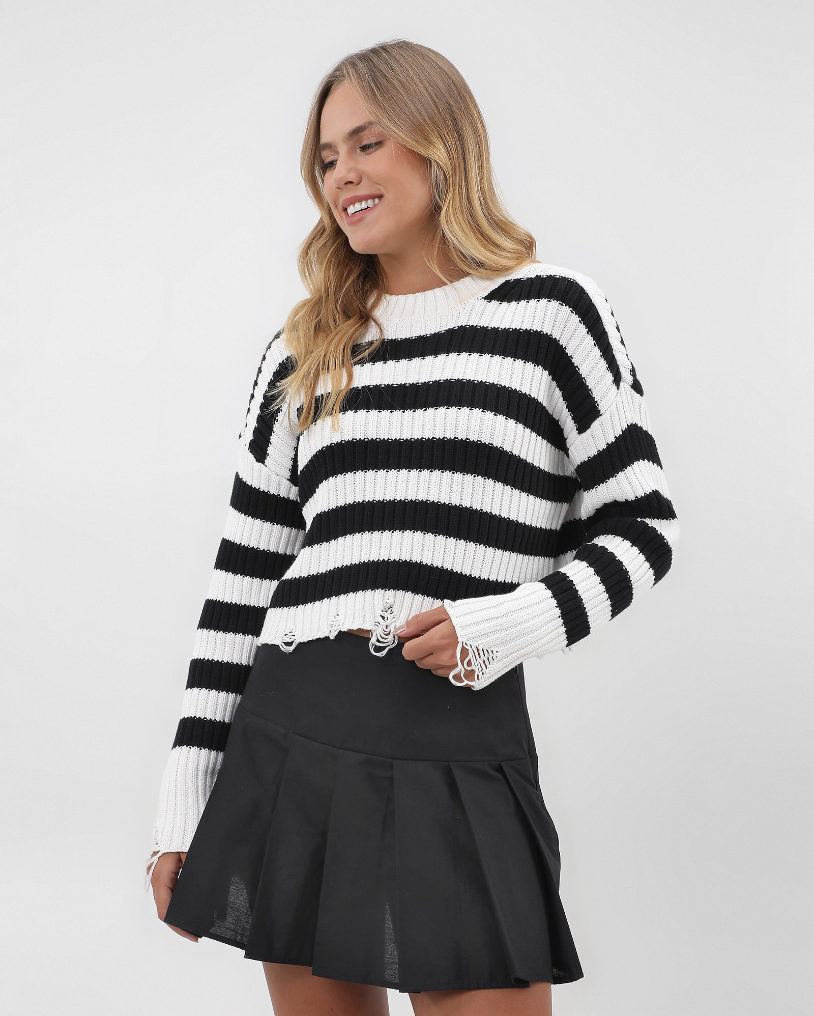 Blusa feminina tricot desfiado com listras preta | Pool by Riachuelo | Riachuelo (BR)