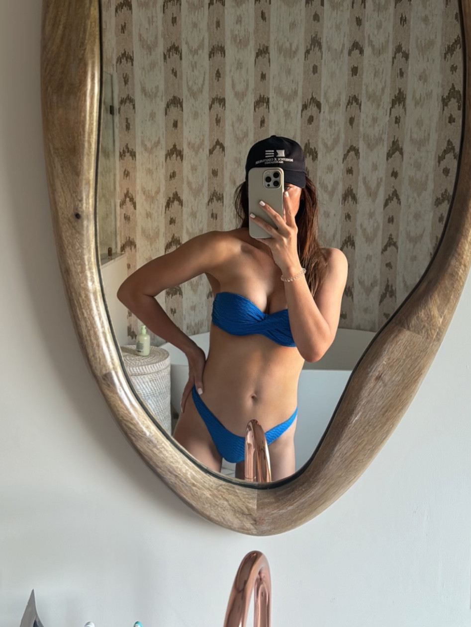 Swim look is Victoria’s Secret 💙